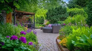 Charming Pathways & Blossoming Nooks: Inspiration for a Tranquil Garden Retreat in Small Spaces