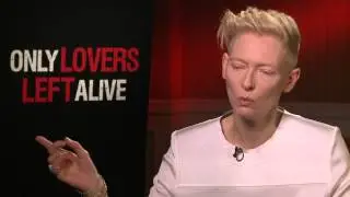 Tilda Swinton congratulates Ben Kenber on running the LA Marathon