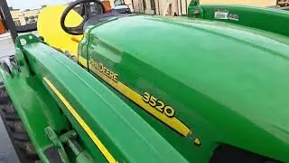 John Deere 3520