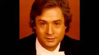 Dalmacio Gonzalez. Questa o quella. Rigoletto. N. Y.  1980.