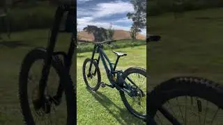 Specialized demo #specializedbikes #dh #&ouml;hlins