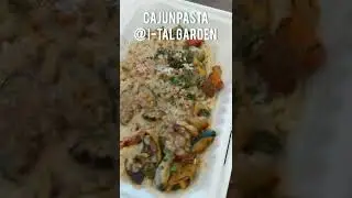 VEGAN FOOD TOUR IN NEW ORLEANS LOUISIANA 😋🌱 #travel #shorts #foodie #nola #vegan