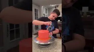 Mickey Mouse Smash Cake🐭🎂 #cake #shorts #shortsvideo #youtubeshorts #youtuber #viral #viralvideo