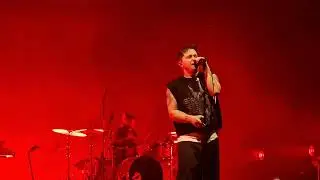 Nothing But Thieves - Oh No :: He Said What? (Helsinki Icehall 5/2/2025)