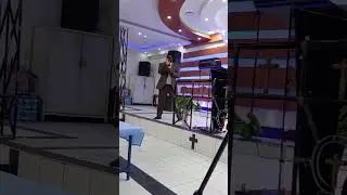 MUST WATCH. Kaka being CELEBRATED in Kenya🇰🇪 at a Church. @citizentv, @stelamengele, @stephenKasolo.