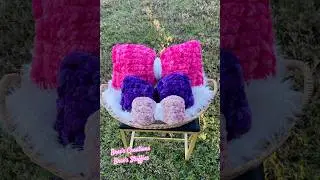 Chunky Knit Bow Pillows 🎀 #chunkyknit #bowpillow #breesstuffies #handknitting #fingerknitting #bows