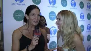 Traci Lynn Cowan with Girl Crush at Single Mom's Planet Awards.