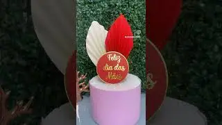 Vai uma inspira&ccedil;&atilde;o de Topo dia das M&atilde;es a&iacute;? #papelaria #topodebolo #flordepapel  #topodiadasmaes