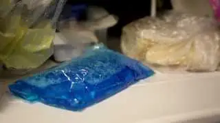Make a Homemade Gel Pack with Dish Soap and a Plastic Bag