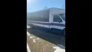 2006 Ford E450 Shuttle Bus, Church bus, or conversion bus. NEW engine. Holiday Coach and Auto Sales