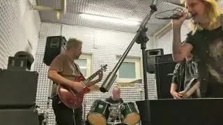 Total Nonsense - Weniger Saufen (Proberaum Demo)