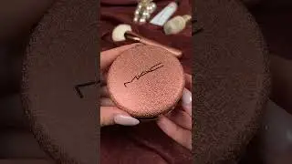 MAC&reg;skinfinish sunstruck bronzer in radiant Light rosy