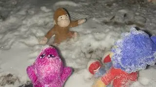 Мягкая игрушка Сид, юный учёный: Джордж помогает.
