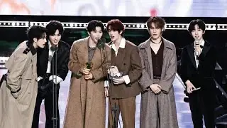 【时代少年团-贺峻霖 𝑯𝒆 𝑱𝒖𝒏𝑳𝒊𝒏】20251221 星光大赏2025 红毯+内场cut 马嘉祺 丁程鑫 宋亚轩 刘耀文 张真源 严浩翔 贺峻霖 || cr.搜刮一点小樱花