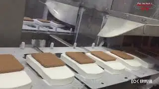 Sandwich ice cream machine