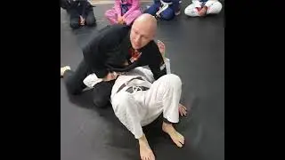 Omoplata (part3). Countering your opponent rolling out of it.