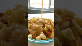A Canadian makes poutine 🇨🇦 🧀🍟 #food #fries #cheese #shorts
