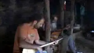 Karşıdan görünen hey dost ne güzel yayla