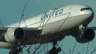United Airlines　Boeing 777-222/ER　N226UA　Narita Airport Landing　さくらの山でも飛行機撮影三昧！　千葉県成田市 00136