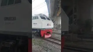 CC 203 9805 Ka. Logawa #railway #railfan #railwaycontent #railwaystation #train #trainstation