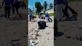 H&eacute;roes en las playas Reduce Reusa y Reutiliza