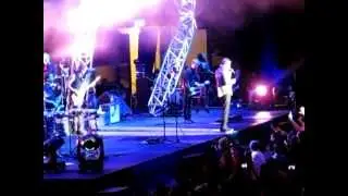 Simon Le Bon introduction by a fan - Duran Duran live in Singapore 2012