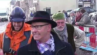 Kamper Kogge uit water gehesen door A.C.Vermeulen