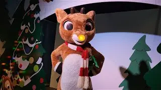 Meeting Rudolph | Surf Coaster Construction Update - New Track Installed | SeaWorld Holiday Vlog