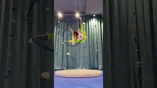 Lyra combo ☘️ Elbow hang with split for advanced level.