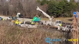 Highway sign falls onto I-77 South, snarls traffic near Carowinds Boulevard
