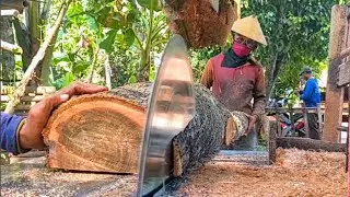 MENGGERGAJI KAYU JATI PENINGGALAN KAKEK - mesin serkel rakitan