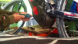Apertura carter motore della E-bike Fantic XF1 Integra 160 anno 2020