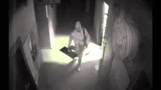 Theft at Market Photo Workshop Caught on CCTV