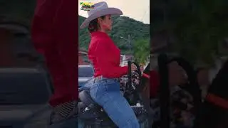 Stunning Cowgirls Riding in Colombia #horse #cowgirl #rodeo