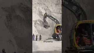 Volvo Excavator Crawling Speed Test 🔍 | Basit Excevater Ala
