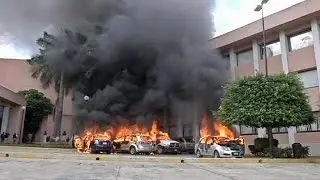 43 verschwundene Studenten: Mexikanische Demonstranten legen Br&auml;nde in Parlamentsgeb&auml;ude