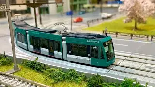 N Scale: Modemo and Kato Trams / Light Rail - Hiroshima Electric Railway Type 5000 `Green Mover`