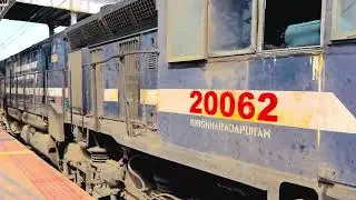 Kk Samparkranthi getting ready on YPR platform 1