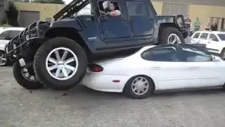 Hummer crush the volkswagen
