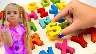Anabella&rsquo;s Holiday Quest &ndash; Searching for the ABCs and Numbers!