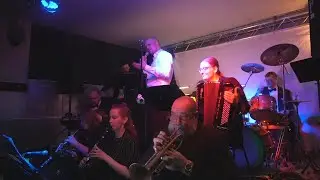 Karlo Haapiainen & Varaslähtö - Kauhavan tyttö