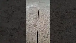 Укладка гранита, реальные условия. Подпишись и скажи какой раствор? #сделайсам #гранит #керамогранит