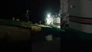 panourin kong pano dumaon ang barko d2 sa port allen.sta clara