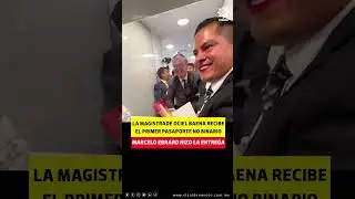 #shorts El magistrade, Jes&uacute;s Ociel Baena recibe el primer pasaporte no binario