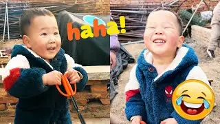 【超萌双胞胎】从抢火钳到互相推让，妈妈一番“孔融让梨”现代版教育奏效，爸爸抓拍下这温馨一幕！