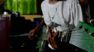 Main Thrash Metal: Mengombiinasikan Sejumlah Sampel Musik Metal Dunia.