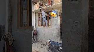 bacche ko pakad liya 🥰 pigeon viral video #pigeon #kabutar #birds #trending #shortsfeed #shorts