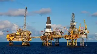 The Process of Extracting and Refining Oil from the Deep Sea