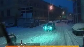 Lyon se r&eacute;veille sous la neige