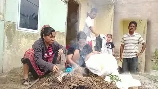 Bersihkan sampah di rumah bik tengah zahpran yang lama
